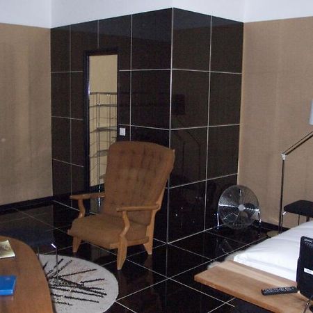 Hotel Saint Trophime آرْلْ الغرفة الصورة