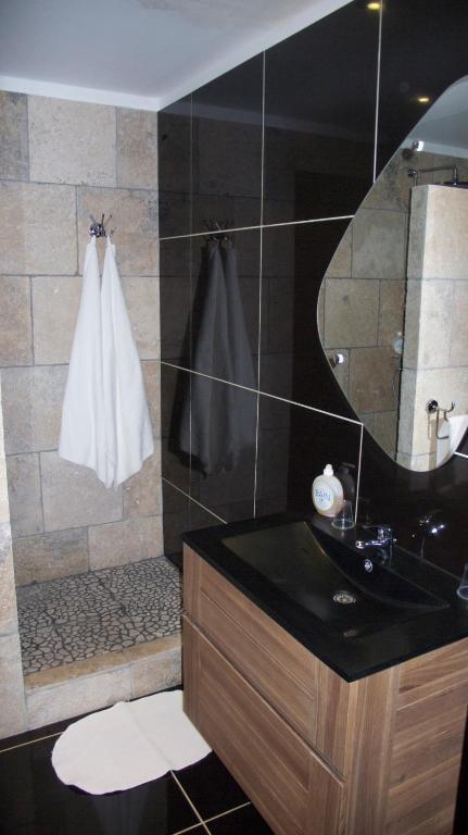 Hotel Saint Trophime آرْلْ الغرفة الصورة
